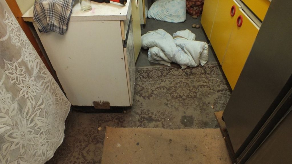 R. Ferenc, aki tíz éven át fogva tartott, éheztetett és csicskaként dolgoztatott egy férfit, a családja életét is pokollá tette