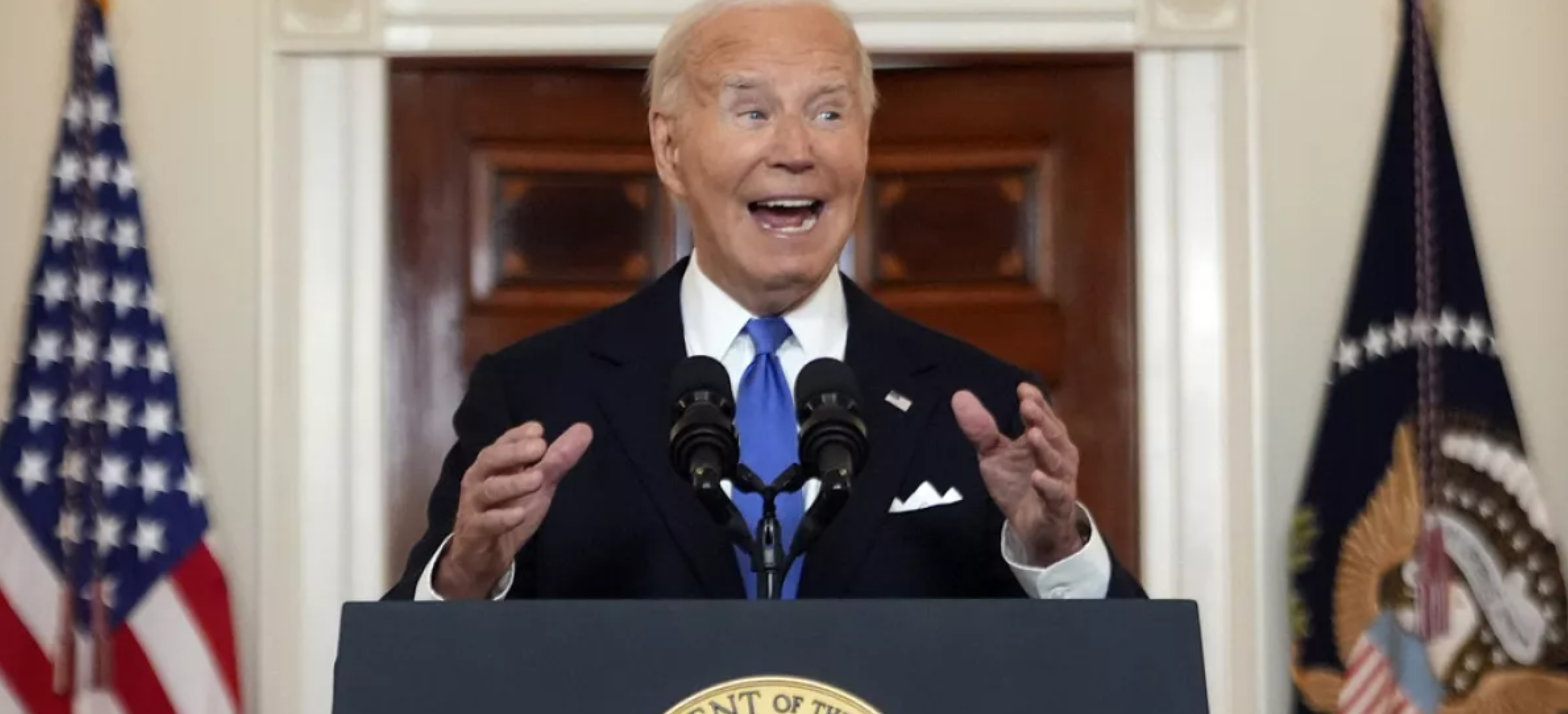 Biden elismerést vár, amiért sikerült meggyengítenie Aszad támogatóit – eközben Aszad Moszkvába érkezett