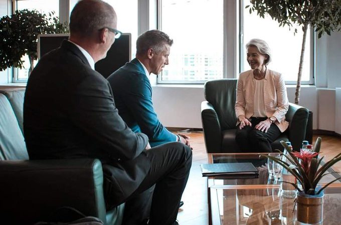 Ursula von der Leyen ellen a budapesti látogatására tüntetést szervez a Mi Hazánk