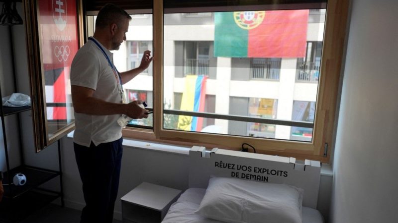 Olimpia: felháborodtak a sportolók az olimpiai faluban