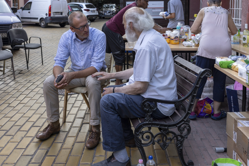Vizsgálatot indított Iványi Gábor egyháza ellen a fővárosi kormányhivatal