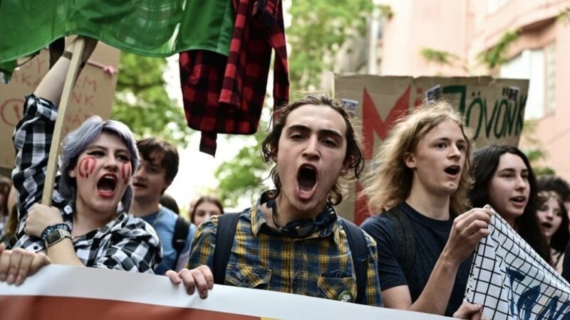 Tüntetést szerveznek a Madách Imre Gimnázium felmentett igazgatójáért