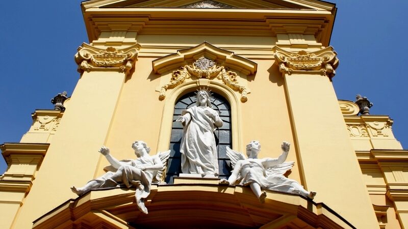 Két pedofil pap akadt fenn az egyházi gyermekvédelmi jelzőrendszeren