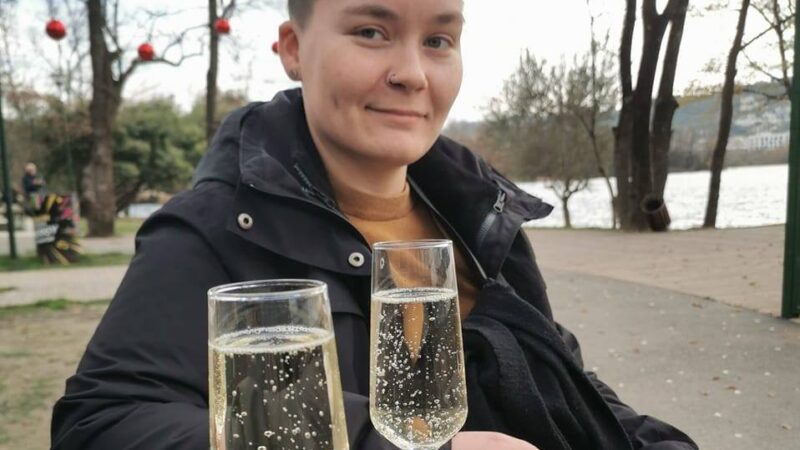 Kirúgták a Pride-szervezőt az állami iskolából