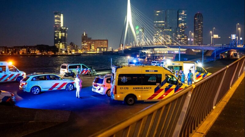 Allahu akbart ordibálva késeltek meg két embert Rotterdamban