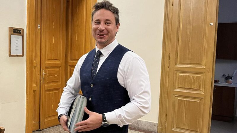 Elrendelte a bíróság, hogy ellenőrizzék Schadl György nyomkövetőjének GPS-adatait