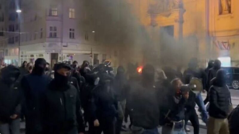 Antifák támadtak a győzelmét ünneplő osztrák Szabadságpártra