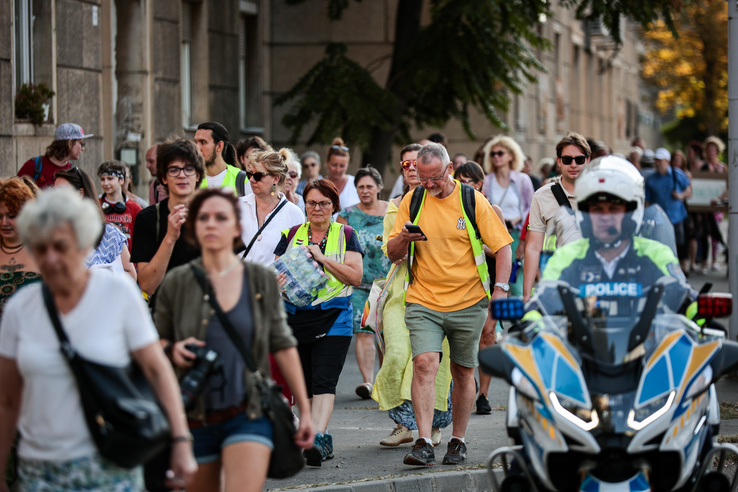 Mára is jutott egy tüntetés