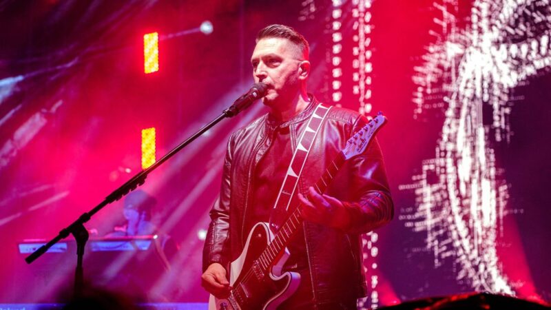 Ákos keményen kiosztotta a vicsorgó libsiket, tiszta vizet öntött a pohárba