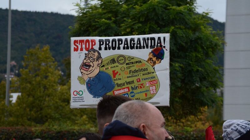 Magyar Péter hazudik, az MTVA bizonyítani tudja, hogy hányszor hívták az ellenzéki képviselőket a műsoraikba