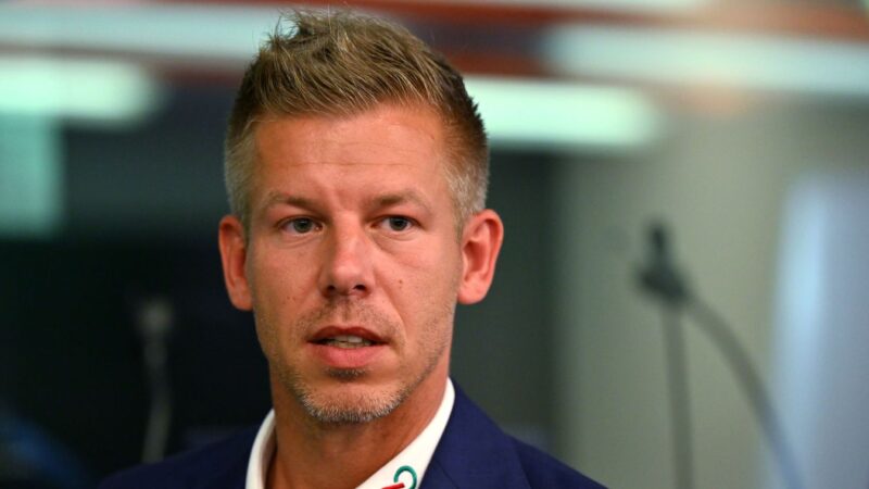 Egy állami állást eltitkolt vagyonnyilatkozatából Magyar Péter