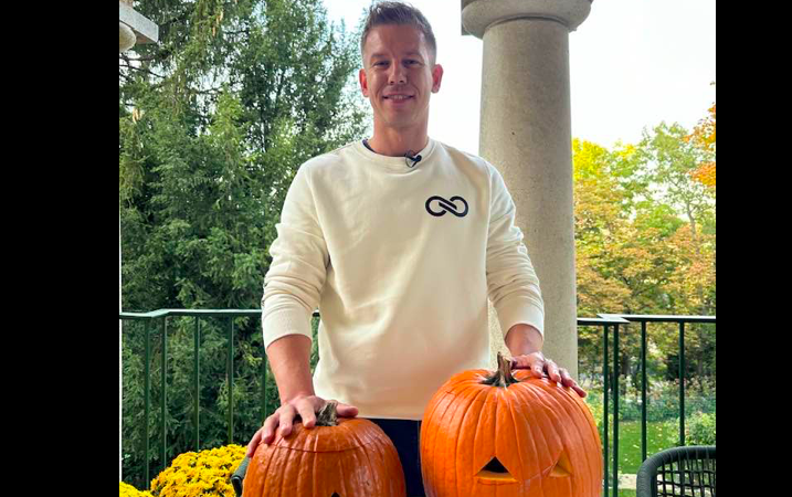 Hogyan szerezd meg a negyvenes macskás nők szavazatait – Avagy Magyar Péter: egy méretes…