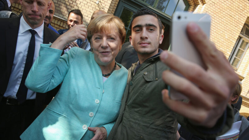 Merkel kemény kritikát kapott: egész Európa pusztulása szárad a lelkén