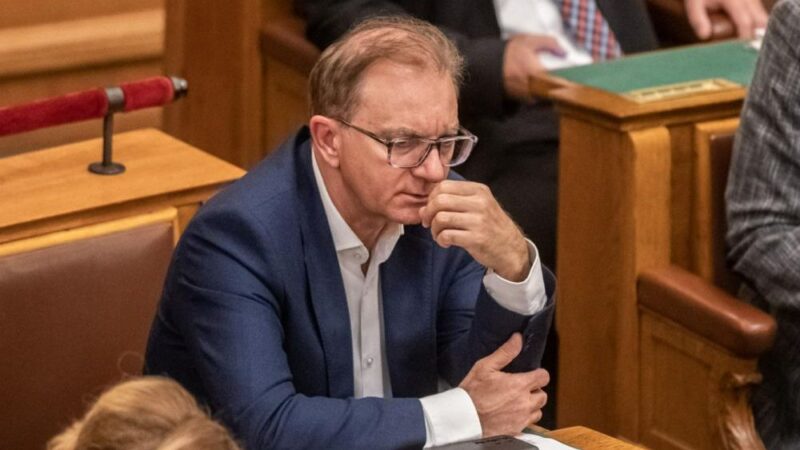 Távozott posztjáról a korrupciós botrányba keveredett szocialista Tóth Csaba