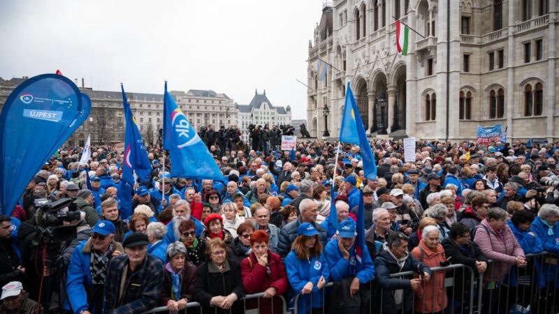 Tüntetni fognak a DK-sok a választókerületek átrajzolása ellen