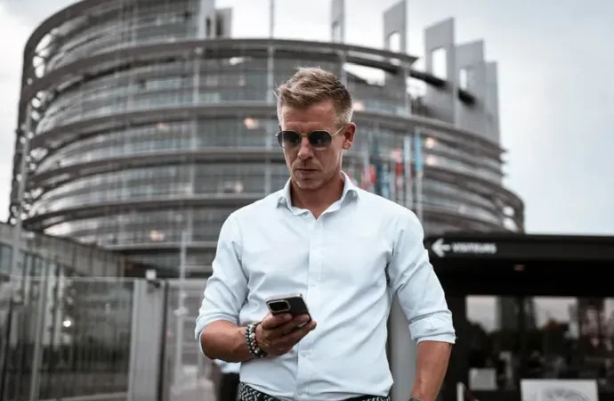 Magyar Péter újabb paranoid rohama: most éppen szerinte feltörték a Signalját