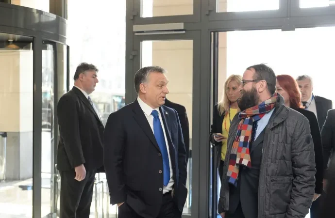 Szájer József visszatért