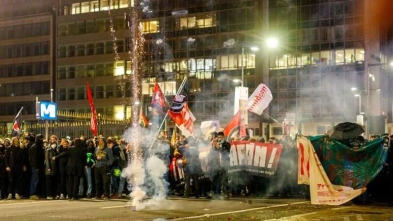 Menekült a tudósító az agresszív antifák elől