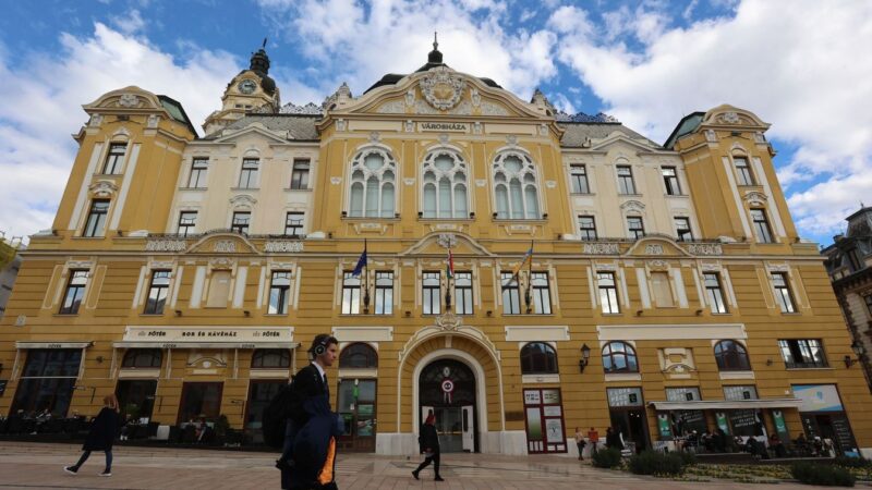 Továbbra is jogellenesen működik Pécs önkormányzata