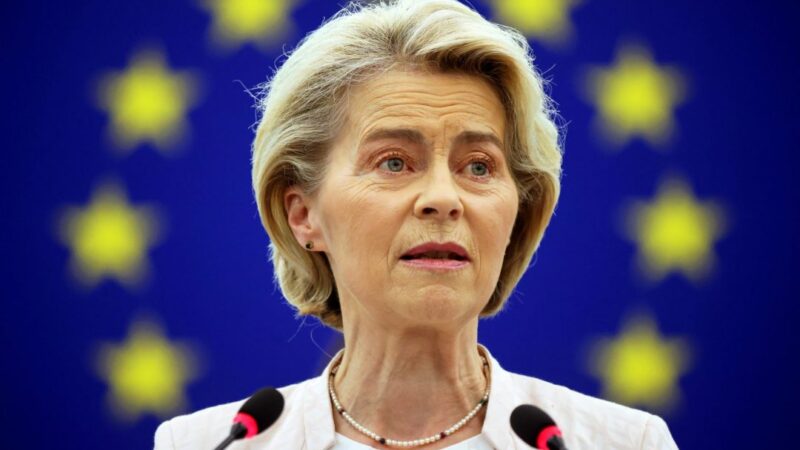 Újabb SMS botrány Ursula körül