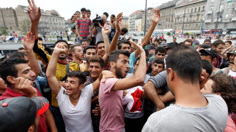 Ébredezik a svéd kormány a migráció ügyében – a Soroshoz köthető álcivil szervezetek máris támadásba lendültek