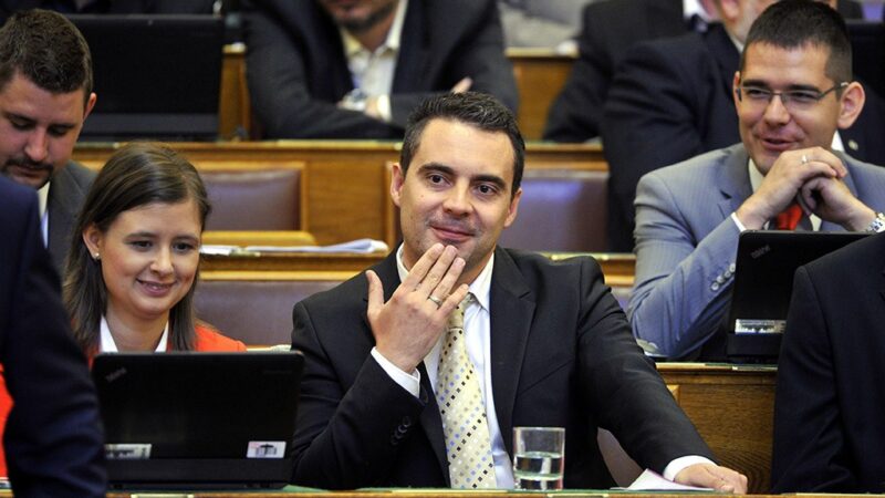 Vona Gábor üzent Magyar Péternek a mai tüntetése előtt