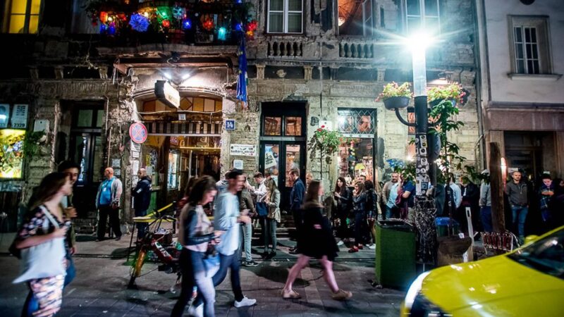 Erzsébetváros lett az új „nyócker” – A bulinegyedben elszabadult a bűnözés