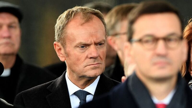 Tusk már a világháborúra készülhetm ugyanis minden egyes lengyel férfit katonai kiképzésnek vetne alá