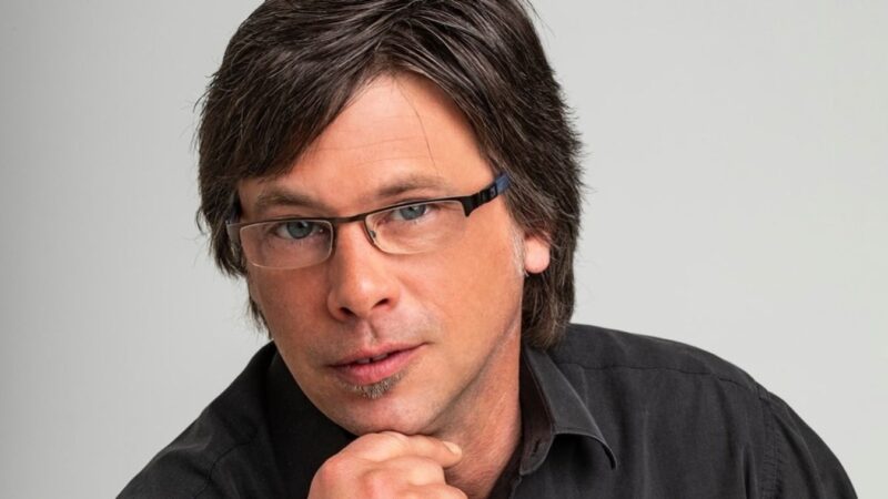 „Az egyik a családját árulta el, a másik a szakmáját, a harmadik a barátait”  – írta Hont András a Tiszásokról