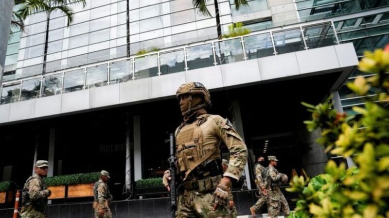 A panamai dzsungelbe vitték a kitoloncolt migránsokat