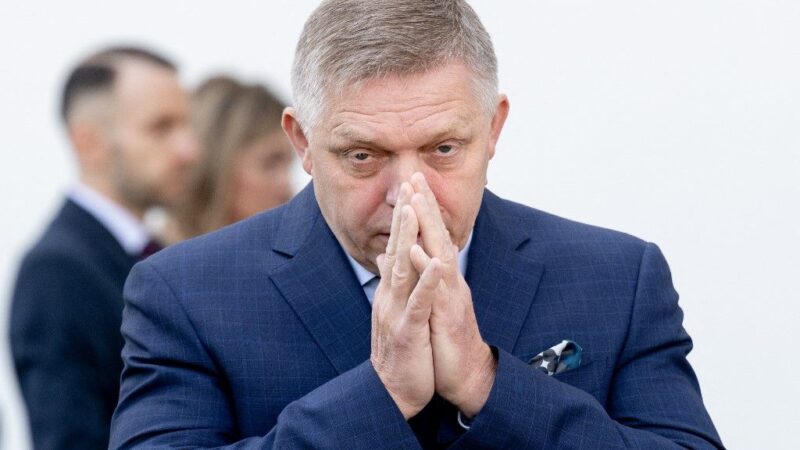 Robert Ficónál betelt a pohár: azonnali találkozót kért Elon Musktól