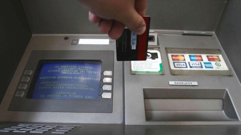 200 milliós bírságot kaphat az a bank, amelyik leszereli az ATM-eket