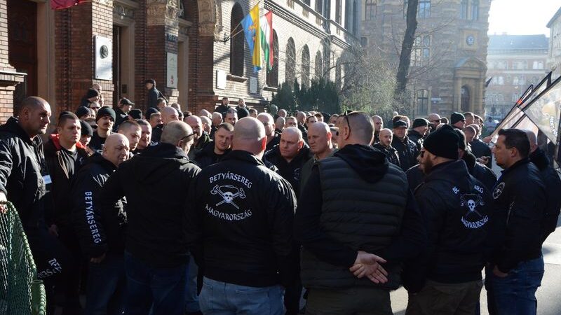 Megelégelte a Betyársereg a német antifa pesti randalírozását