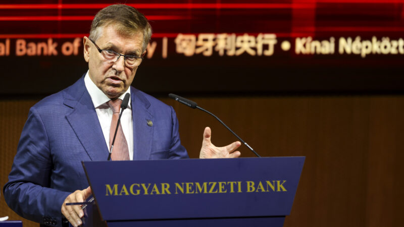 „Több bűncselekmény gyanújával” feljelentést tett a Számvevőszék az MNB-alapítványok gazdálkodása miatt