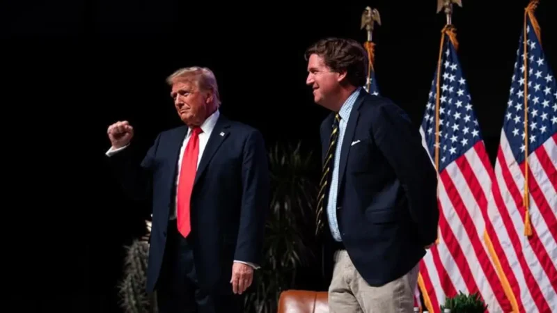 Politikai gyilkosságokkal és amerikai fegyverek továbbértékesítésével vádolta meg Zelenszkijt Tucker Carlson