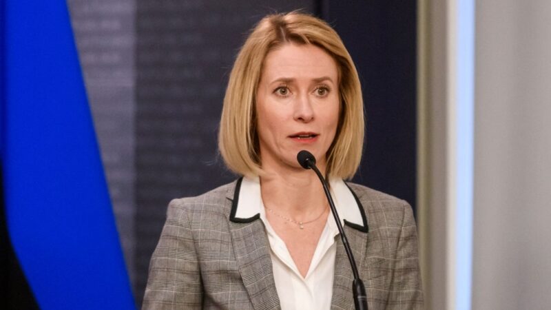 Politico: Az EU felfüggeszti az Ukrajnának szánt katonai segélycsomag kidolgozását