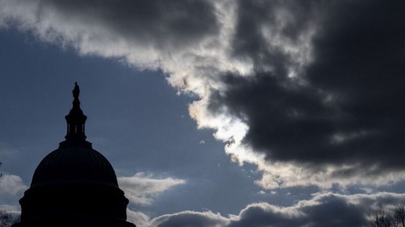 A német liberális média szerint az Egyesült Államok az autokrácia felé tart