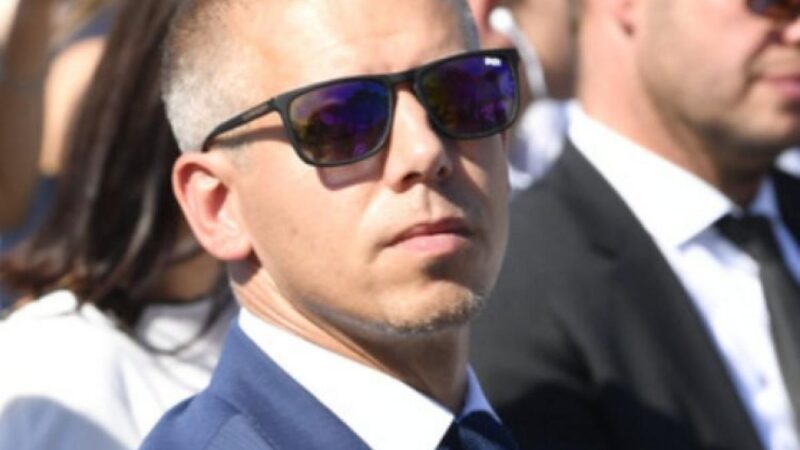 Magyar Péter duzzog