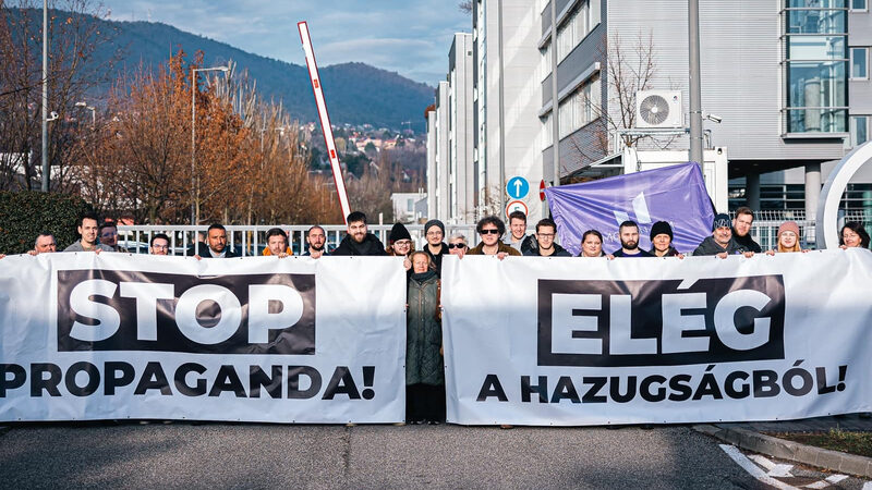 Feljelentette a Momentum Orbán Viktort