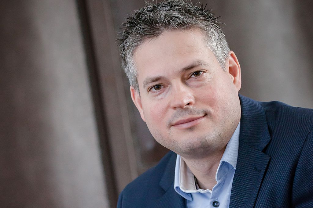 Meddig fizet az önkormányzat a börtönben ülő DK-s polgármesternek?