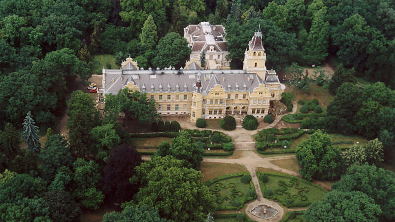 Elkaszálták a Fidesz népszavazási kezdeményezését a Wenckheim-kastélyról