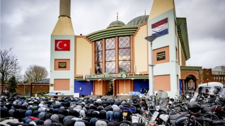 Egyre több a mecset Európában, új szabályozásra van szükség