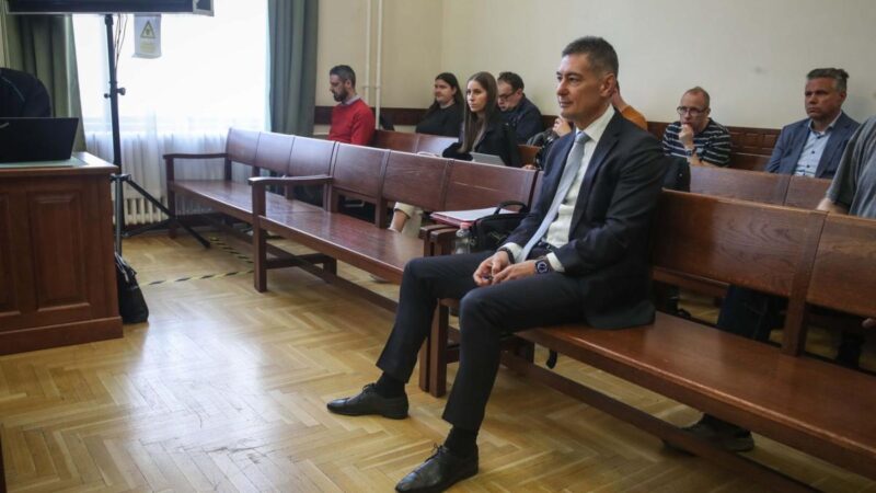 Horváth Csaba állítja, csak unalomból és nem a kenőpénz miatt találkozott a koronatanúval