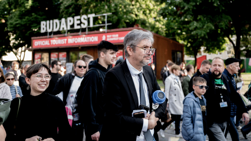 Megint tüntetett Hadházy