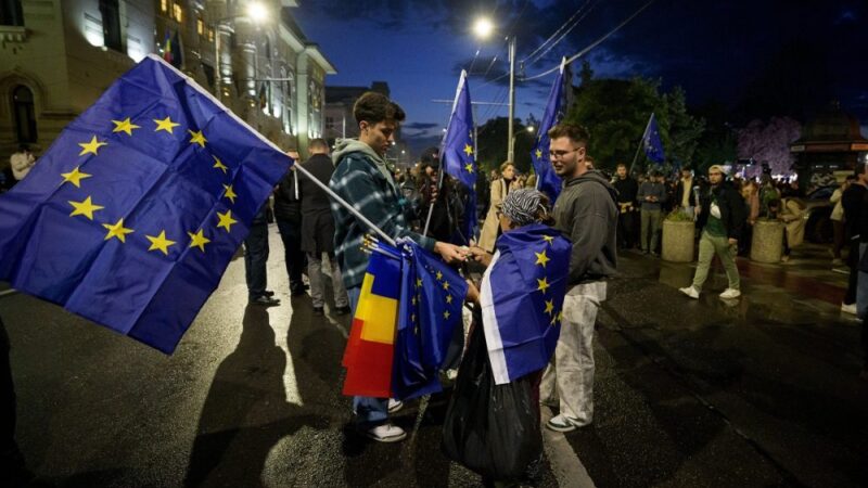 Nem a szélsőséges Simion nyerte az elnökválasztást, de valahol mégis