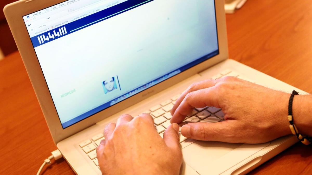 Jól fizet a külföld: Közel havi egymilliót visznek haza a 444 újságírói