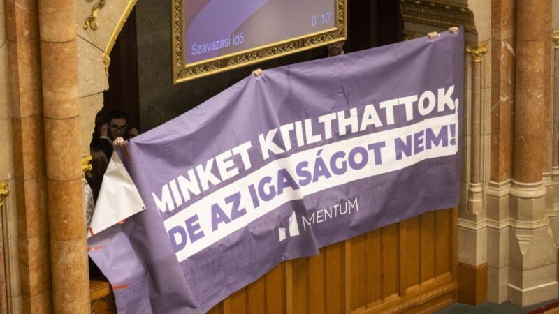 Megint kitiltotta a parlamentből Kövér László az egyik momentumos képviselőt molinózás miatt