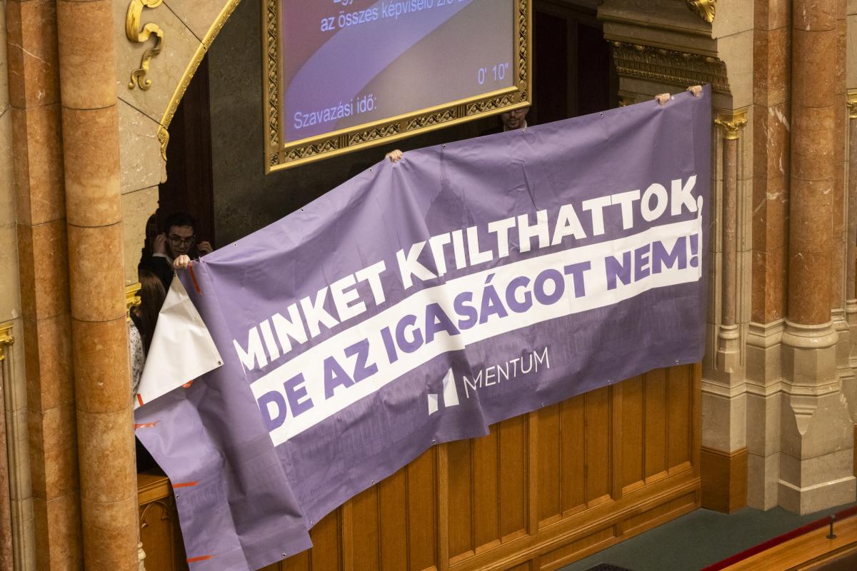 Megint kitiltotta a parlamentből Kövér László az egyik momentumos képviselőt molinózás miatt