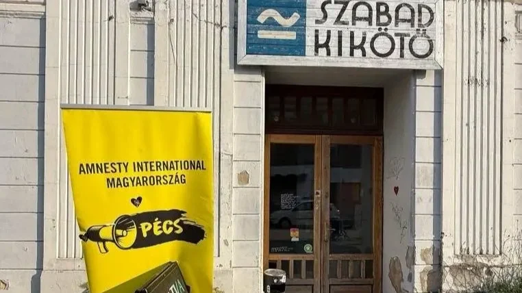 Pécsett szervezett adománygyűjtő napot a Pride-ért az Amnesty International, amelynek volt szóvivőjét épp most ítélték el pedofil bűncselekmények miatt