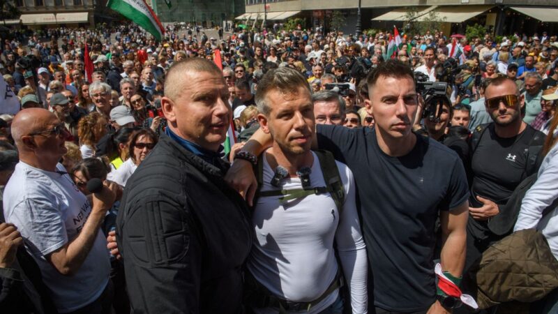 Aranyosi Péter és Romulusz együtt döntötték romba Magyar Péter kártyavárát